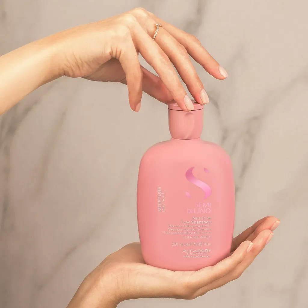 SEMI_DI_LINO_2023_Moisture_LowShampoo_PF016415_03.png.webp